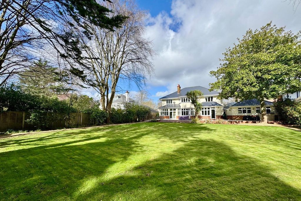 Property photo 3 of 31