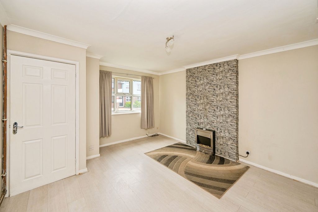 Property photo 3 of 17 Pbox-Img.Jpg