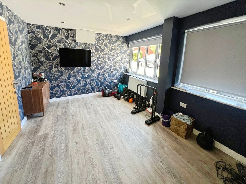 Property photo 3 of 14 Sitting Room