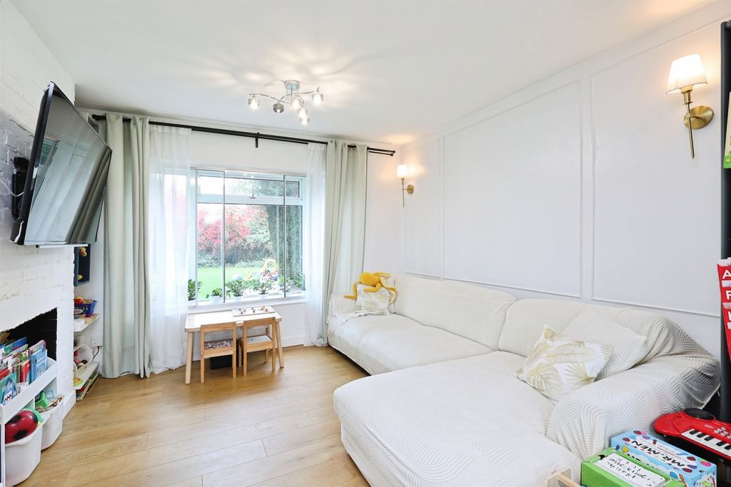 Property photo 3 of 17