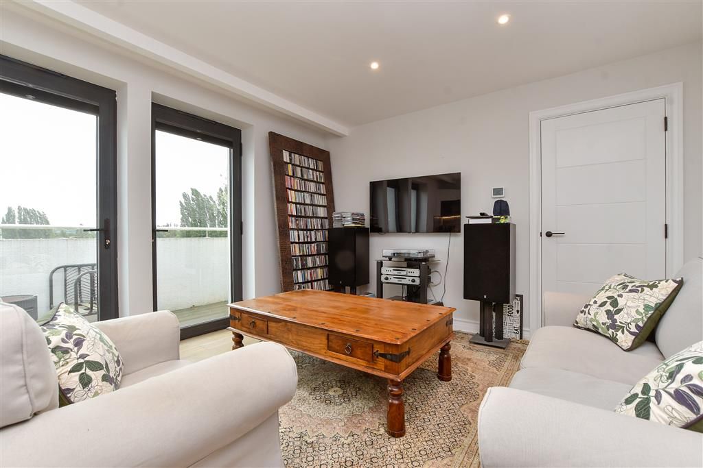 Property photo 1 of 11 Lounge/Kitchen/Diner