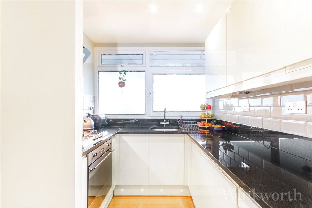 Property photo 3 of 8 Picture No. 08