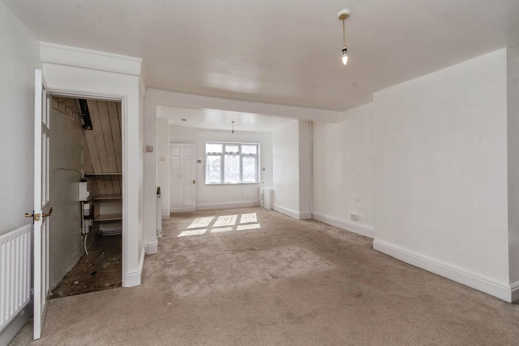 Property photo 2 of 19 Pbox-Img.Jpg