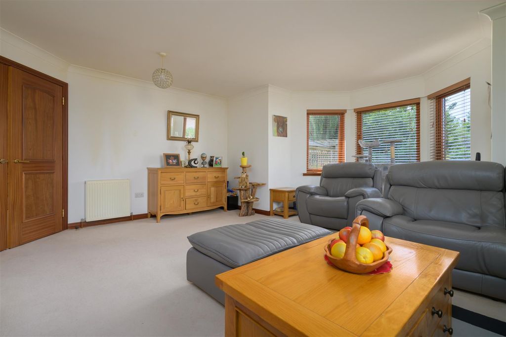 Property photo 3 of 24 S003.Jpg
