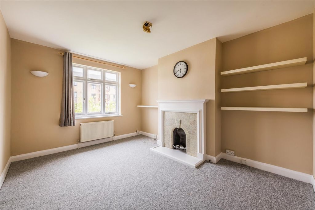 Property photo 2 of 11 5 Roman Road -10.Jpg