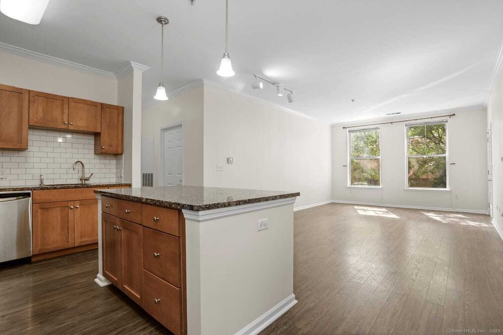 Property photo 3 of 21 <Alttext/>