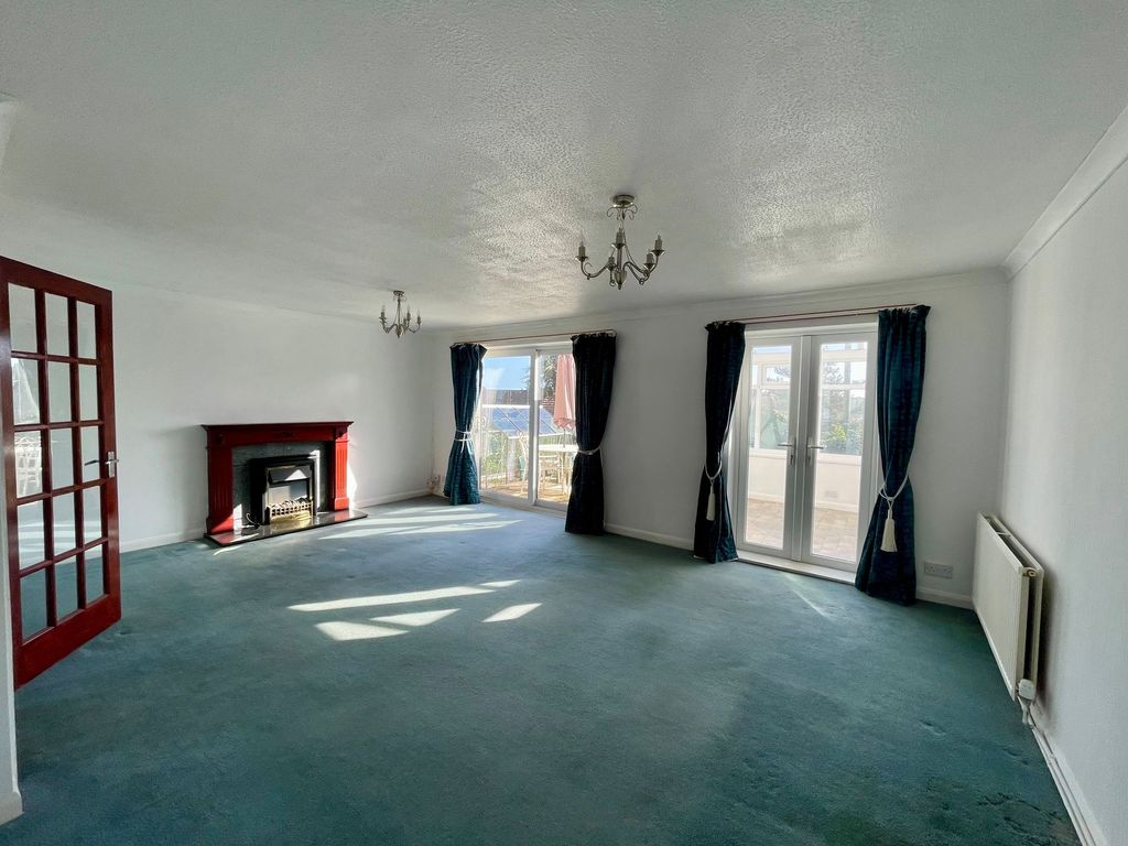 Property photo 3 of 21