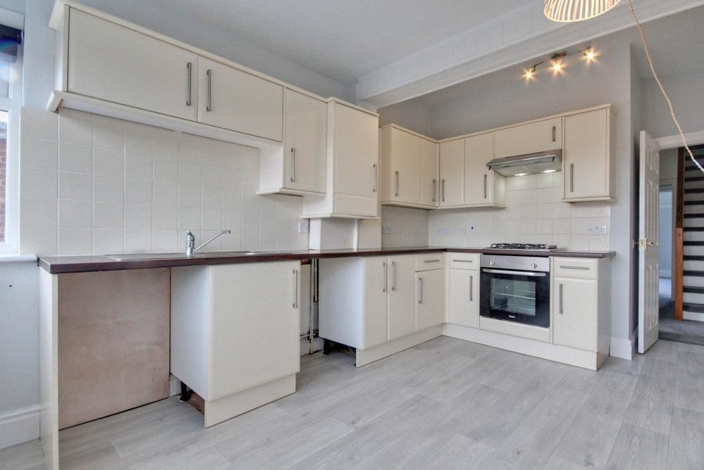 Property photo 1 of 8 Img_9839-Img_9841_Lzn.Jpg