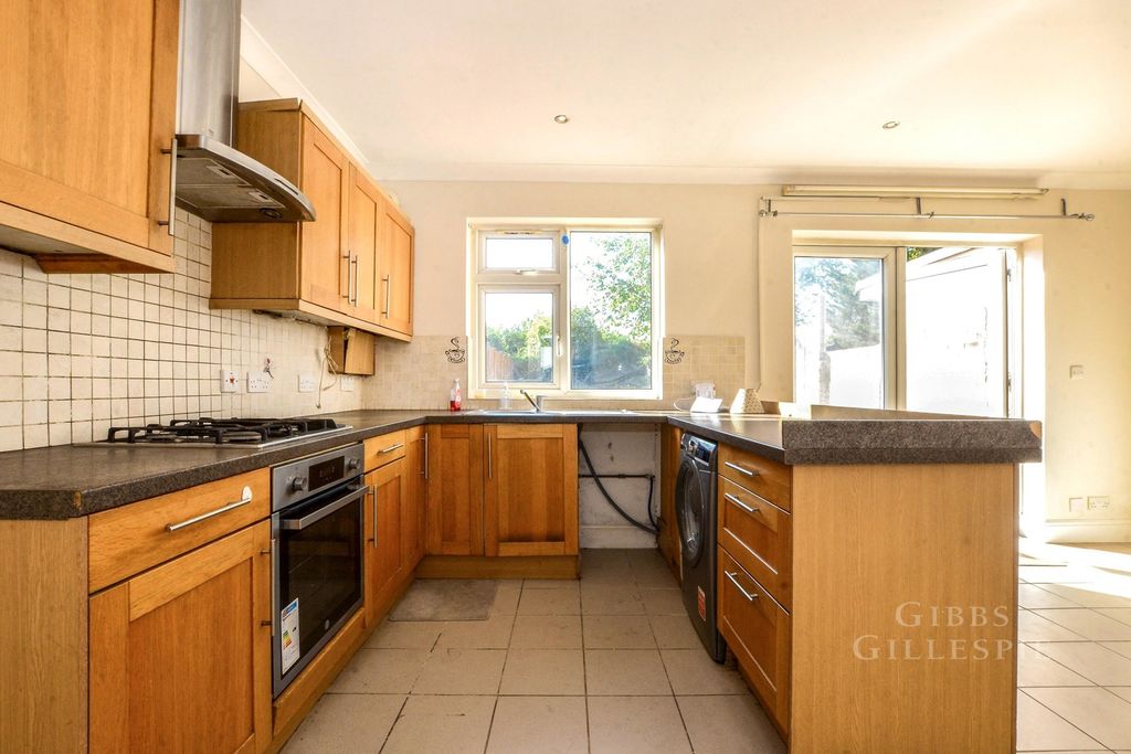 Property photo 3 of 14 Pbox-Img.Jpg