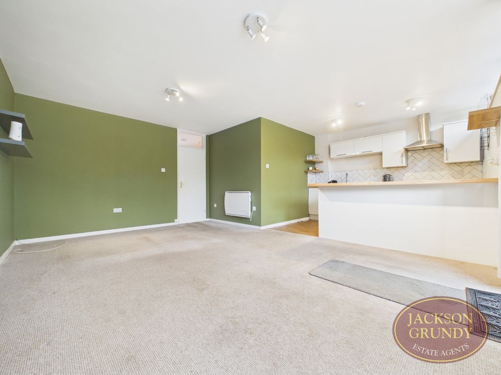 Property photo 3 of 8 Photo 2