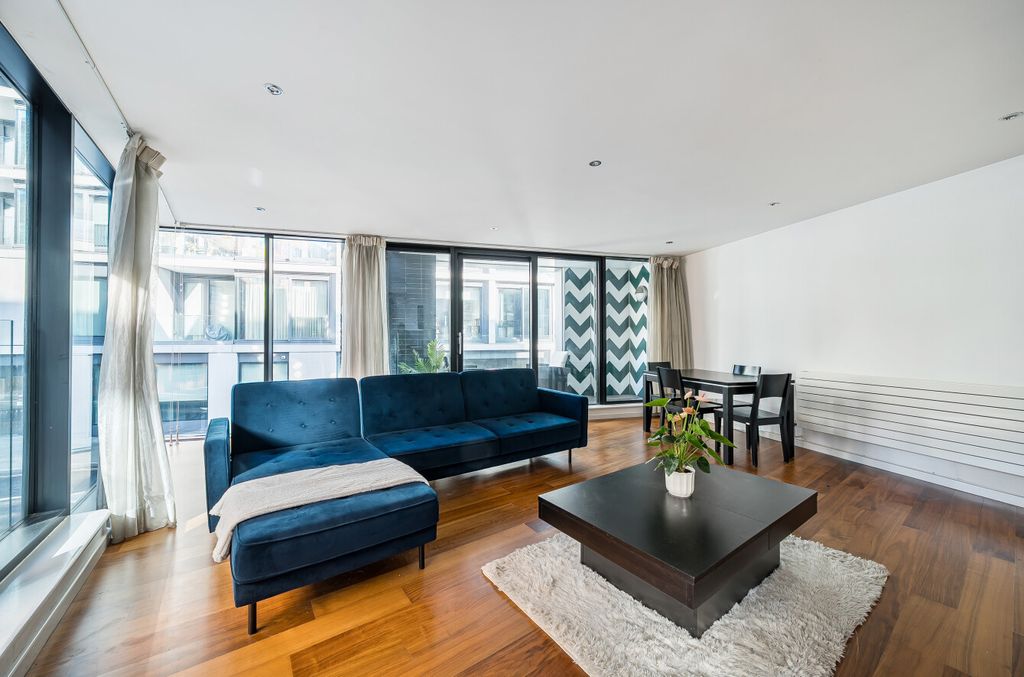 Property photo 2 of 17 1358338-12-68Da49...