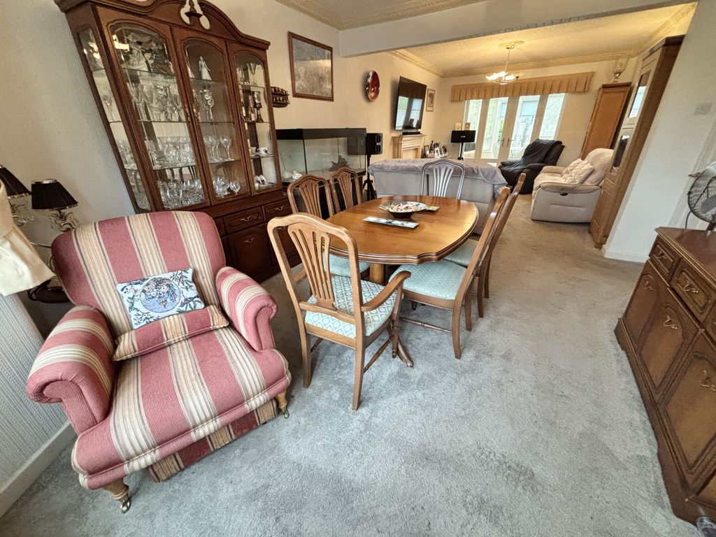 Property photo 2 of 27