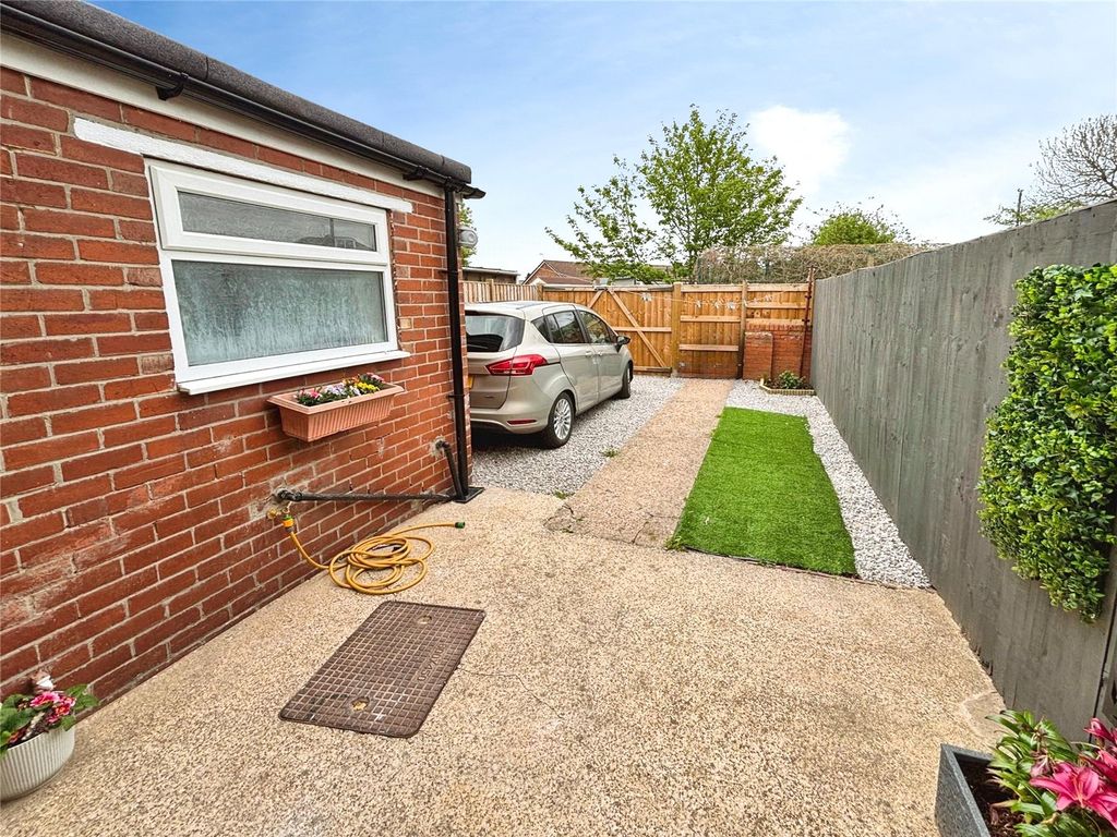 Property photo 3 of 13 Gardens