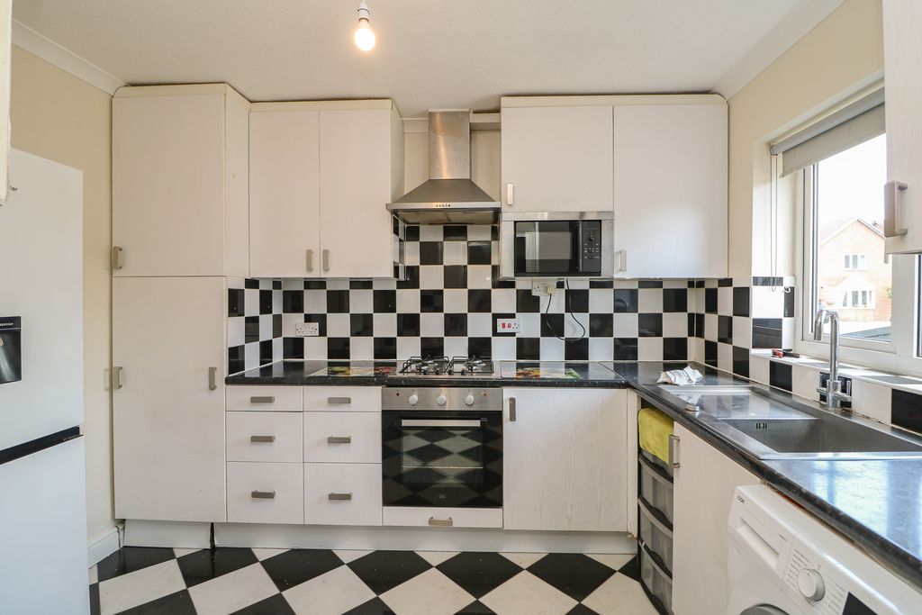 Property photo 3 of 18