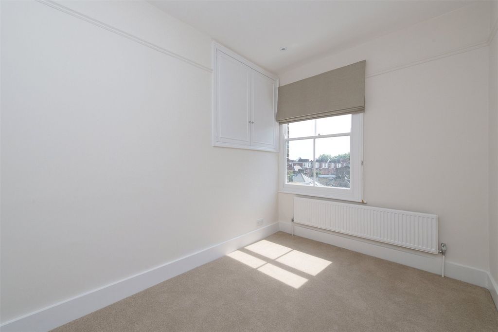 Property photo 3 of 6