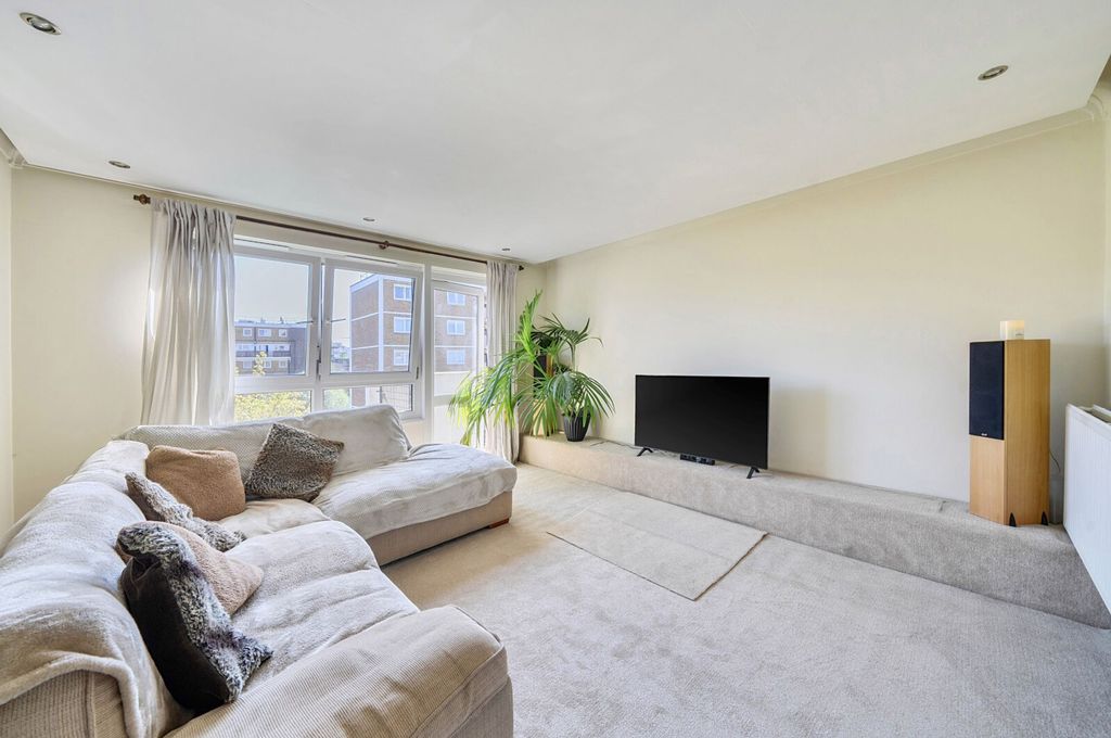 Property photo 3 of 21