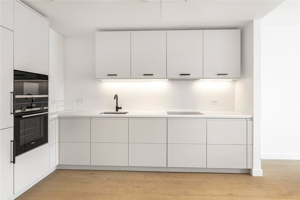 Property photo 2 of 12 Reception/ Kitchen