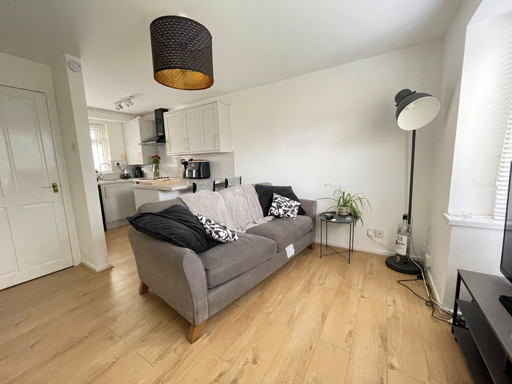 Property photo 3 of 8 Picture No. 06