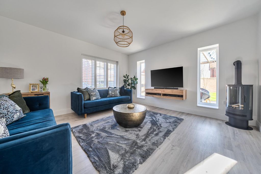 Property photo 2 of 35 1439599-27-69d4F51c7Bdce.Jpg