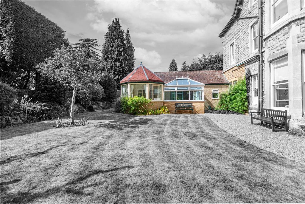 Property photo 2 of 26 Haylings.Jpg