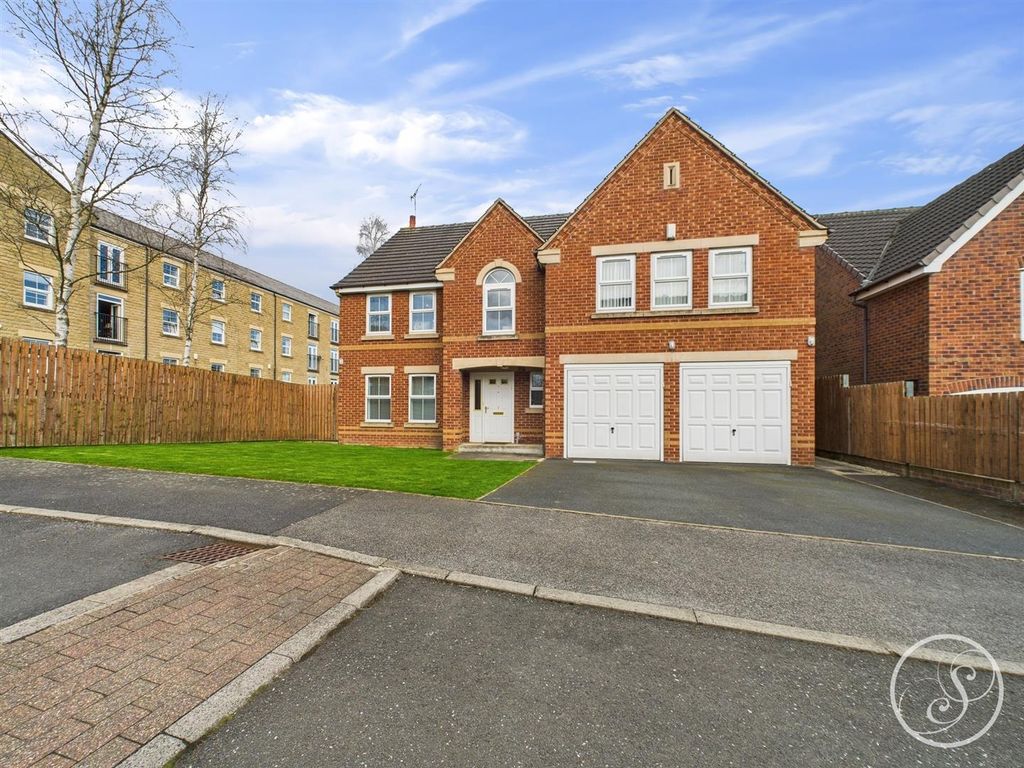 Property photo 1 of 34
