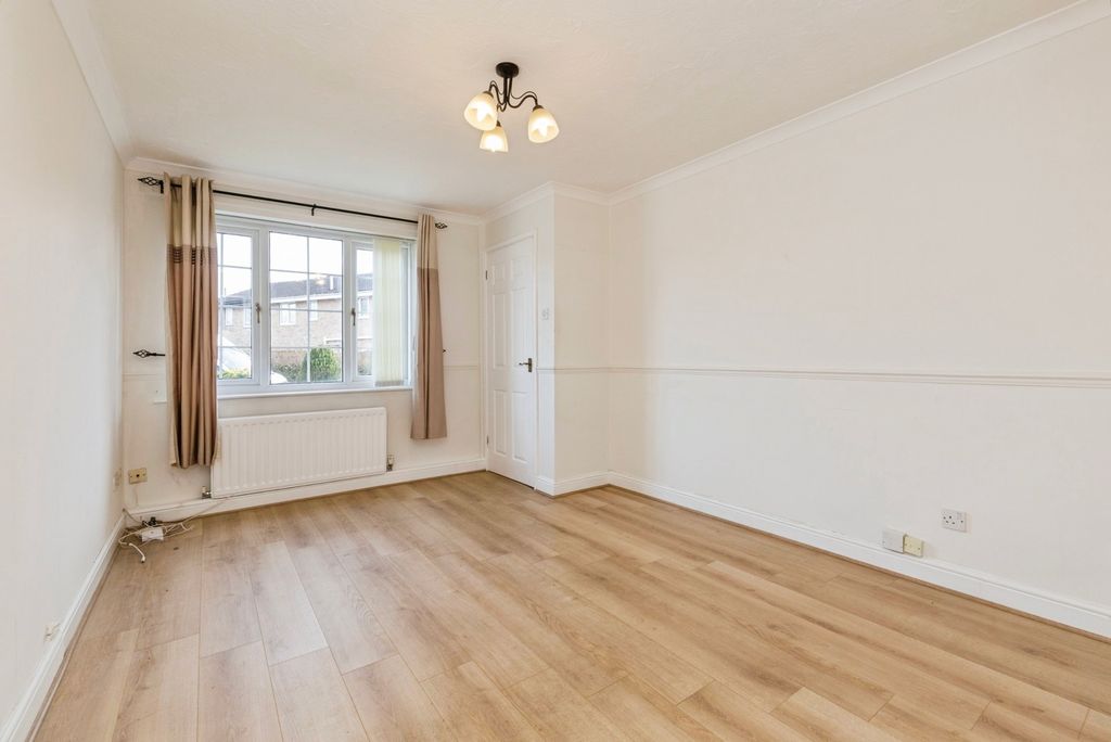 Property photo 3 of 18 Pbox-Img.Jpg