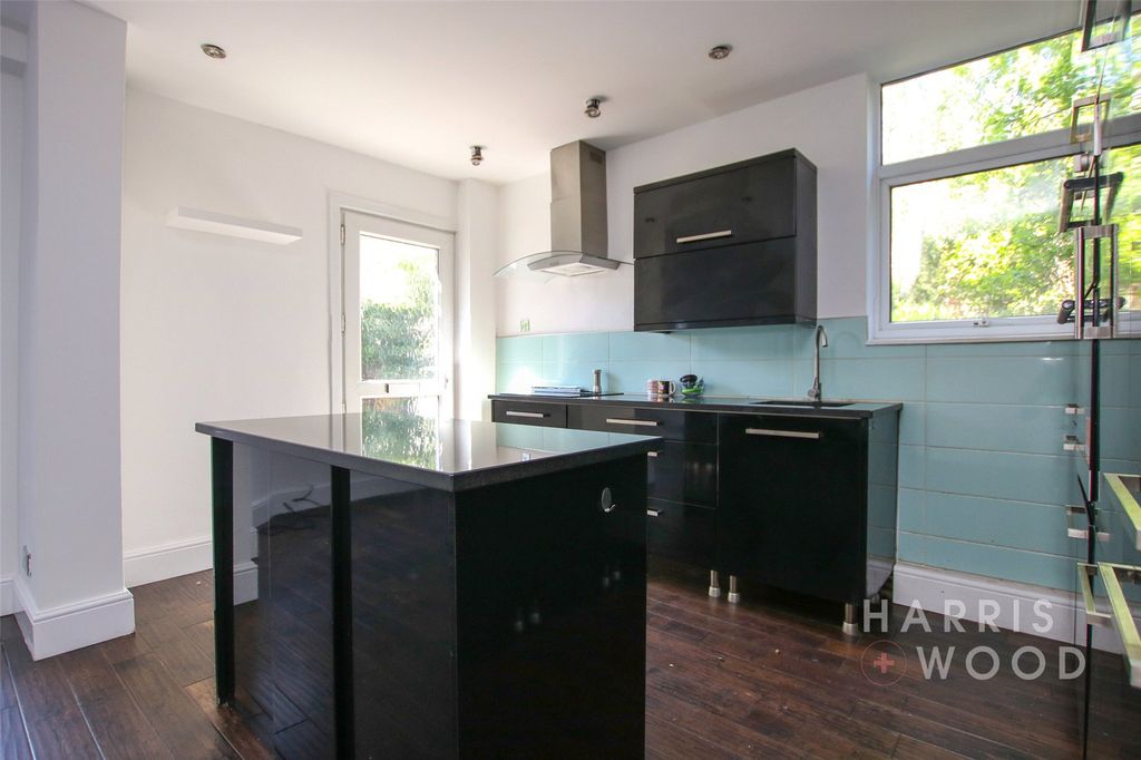 Property photo 3 of 15 Picture No. 12