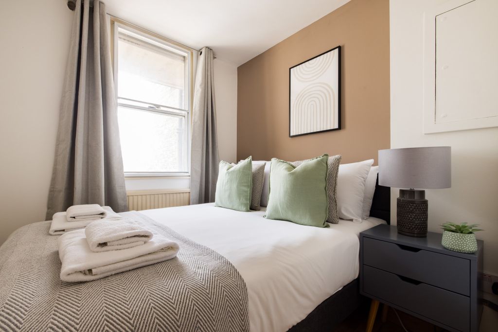 Property photo 3 of 21 Bedroom