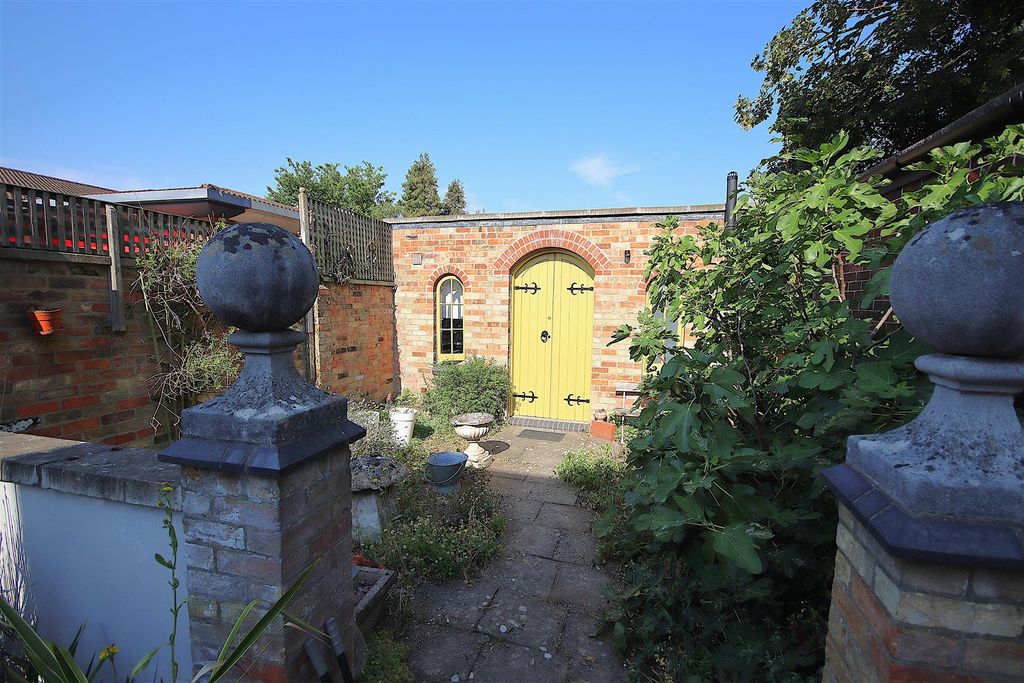 Property photo 1 of 9 Img_7450.Jpg