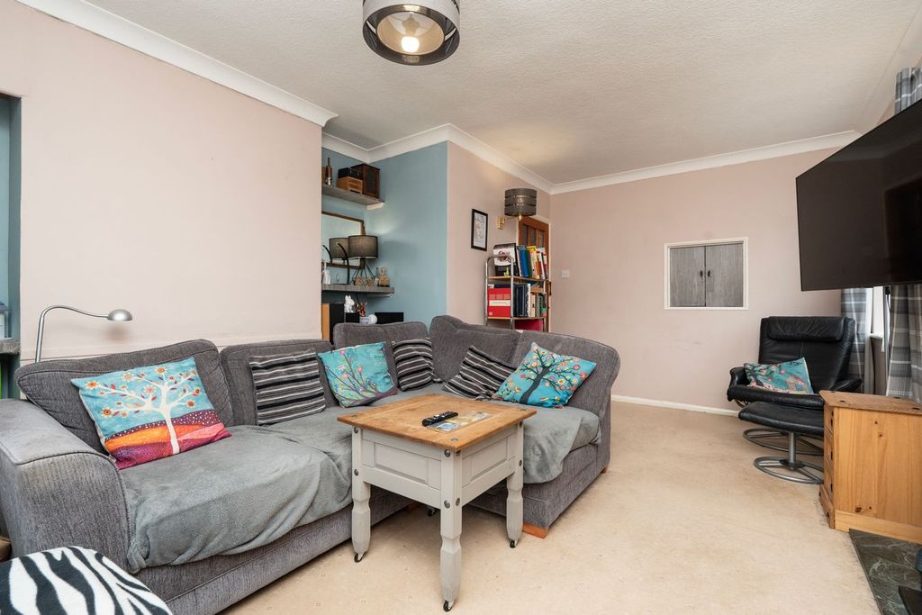 Property photo 3 of 13