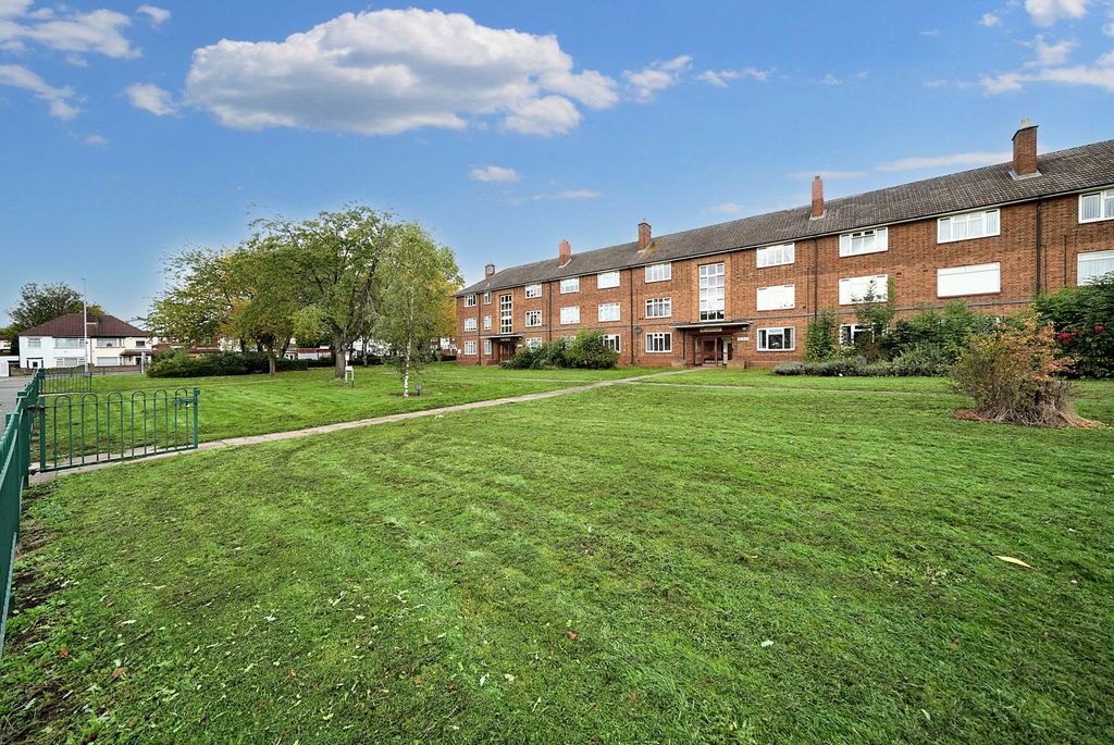 Property photo 3 of 20