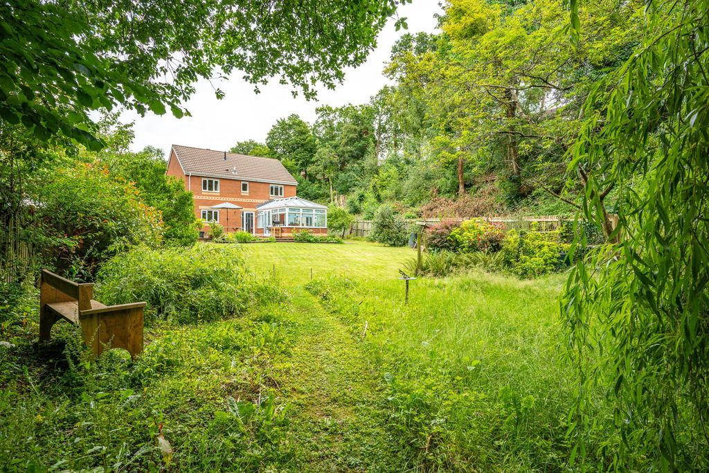 Property photo 1 of 33