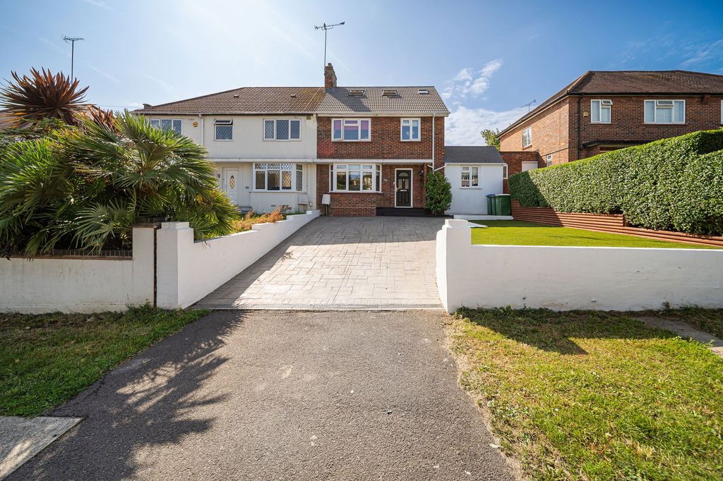 Property photo 2 of 30