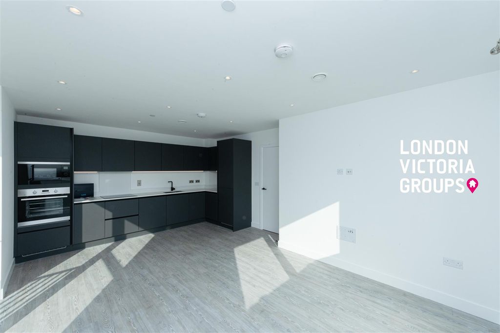 Property photo 3 of 24 1-6842.Jpg