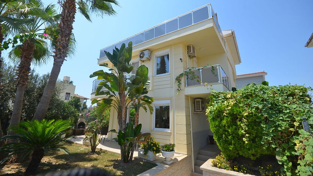 Property photo 2 of 39