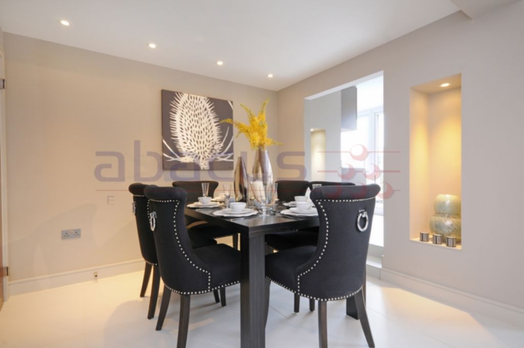 Property photo 3 of 10 Photo 4