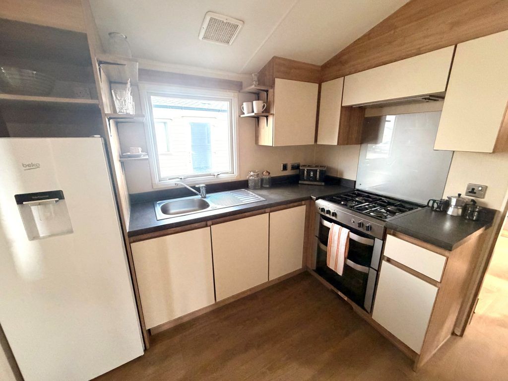 Property photo 3 of 9 Willerby Lymington 2017 Vs369232 147256904.Jpeg