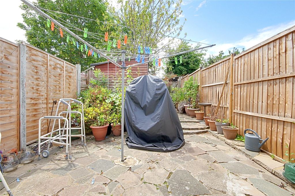 Property photo 2 of 15 Picture No. 16