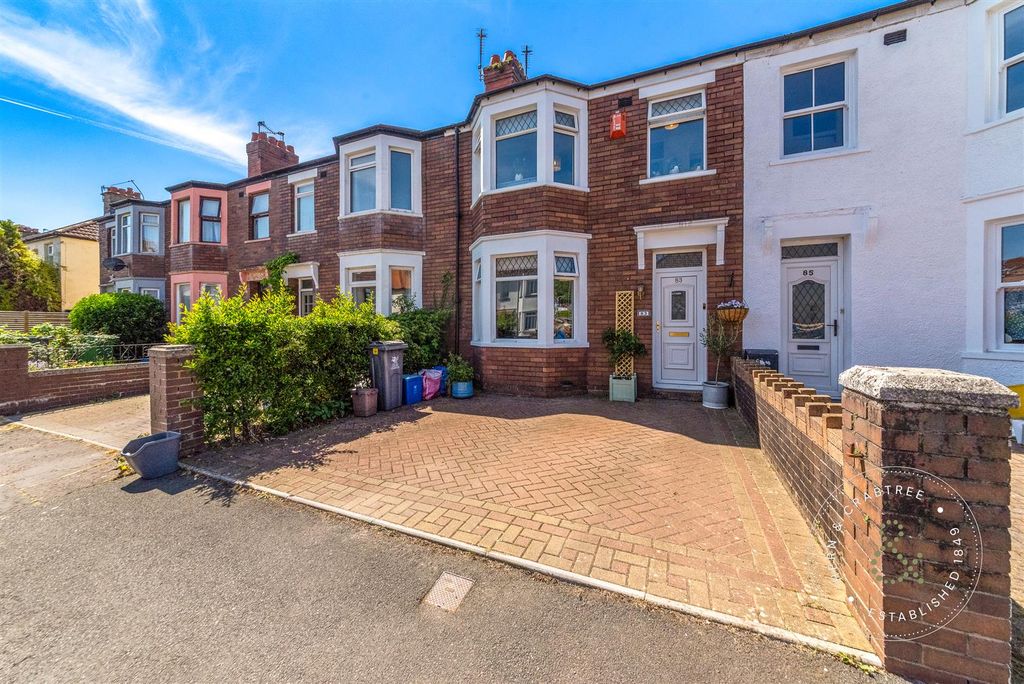 Property photo 1 of 24 Fairwater-Grove-West-19.Jpg