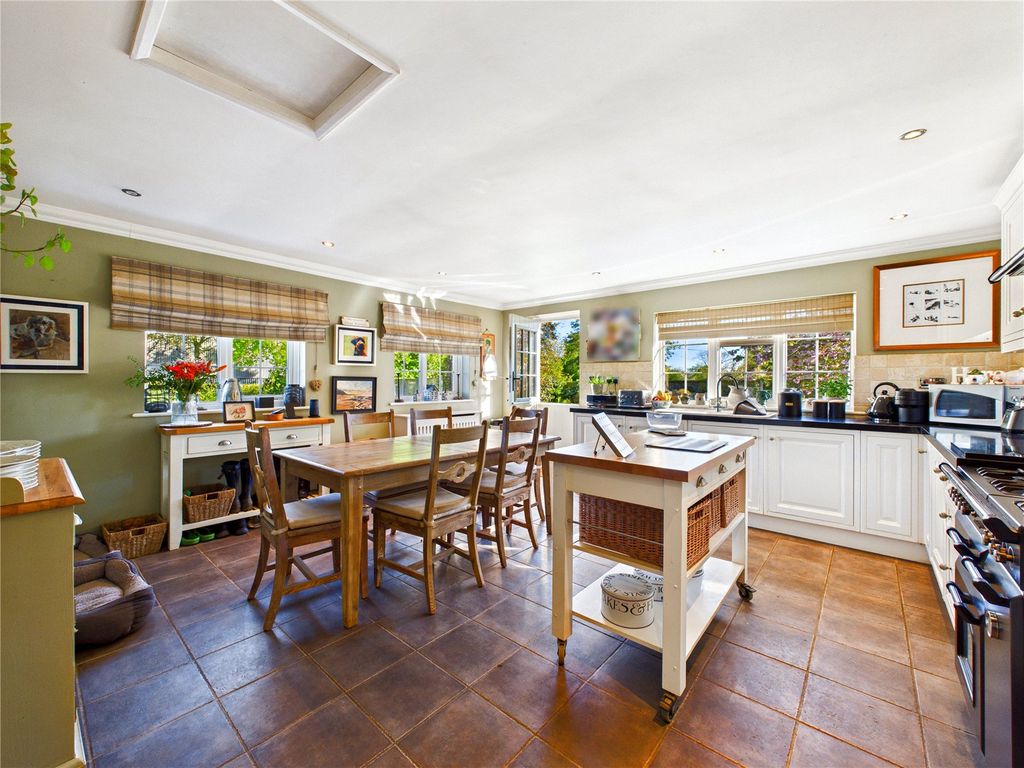 Property photo 2 of 25 2 - Picture No. 22