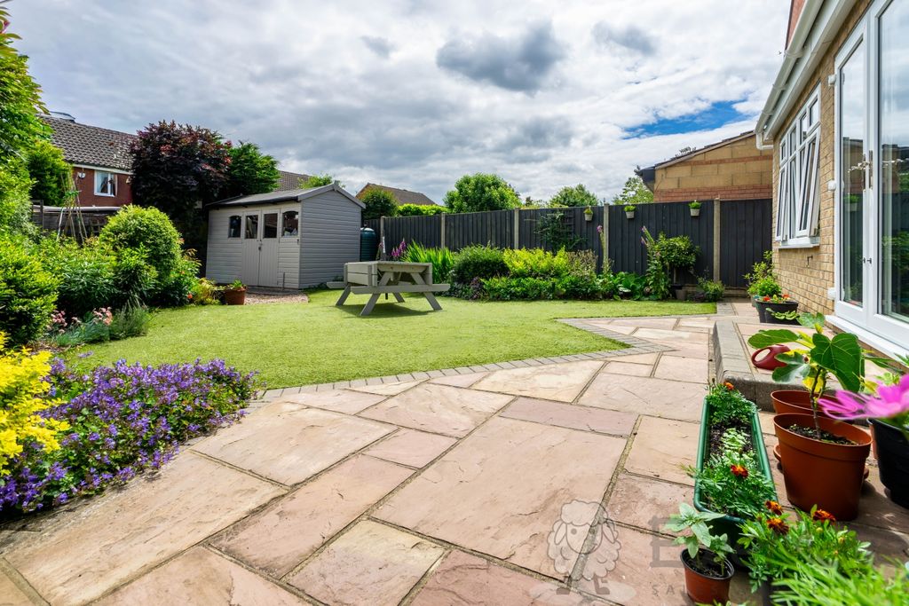 Property photo 3 of 15 Garden