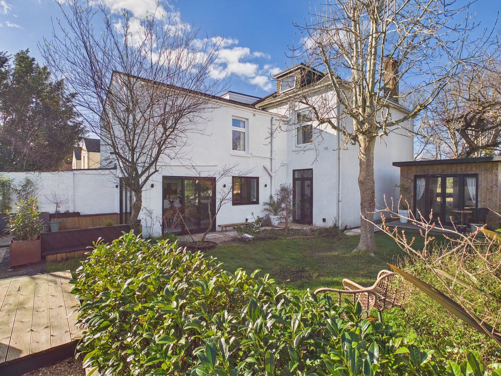 Property photo 2 of 46