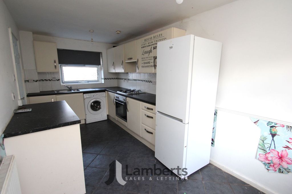 Property photo 3 of 16 Kitchen/Diner