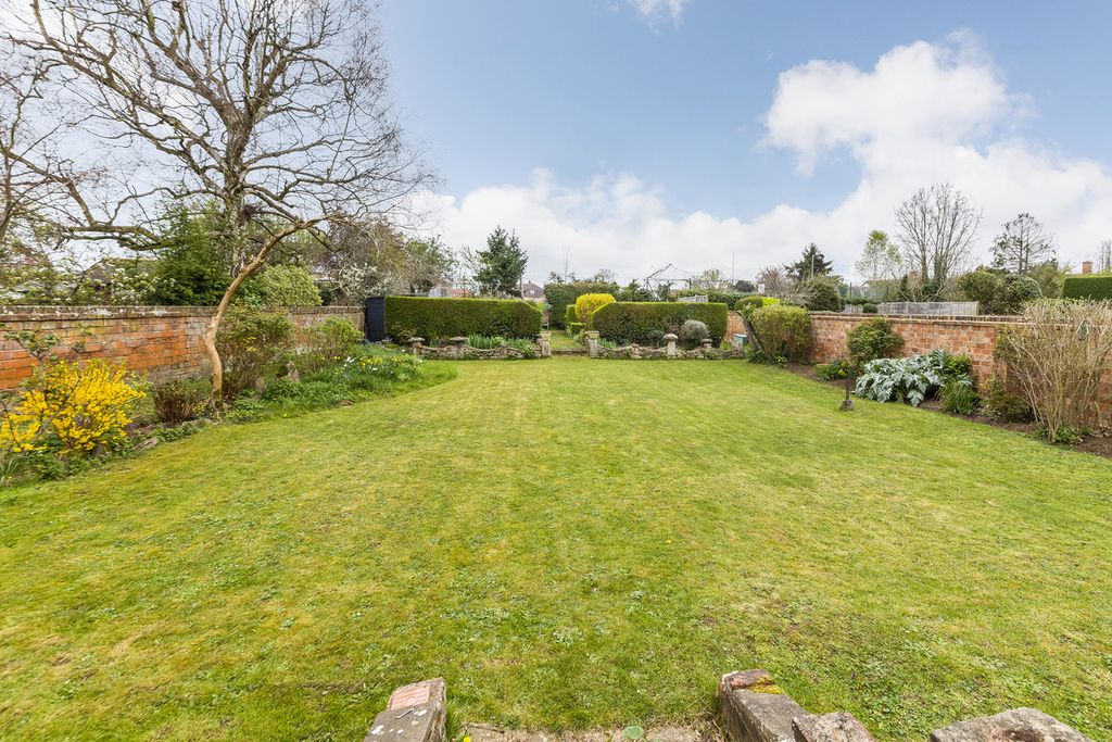 Property photo 3 of 42