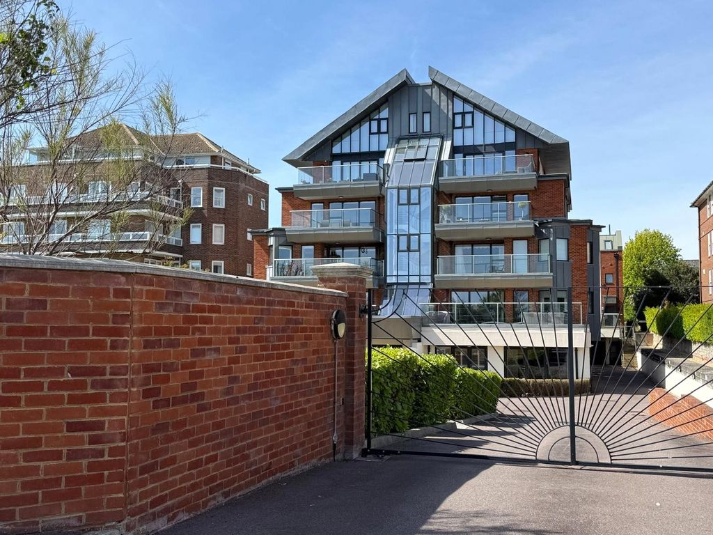 Additional image 15 of 3 bed flat for saleKing Edwards Parade, Meads, Eastbourne BN20