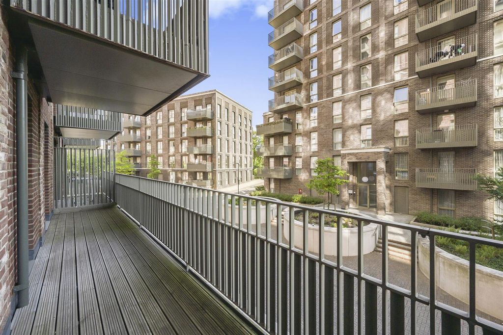 Property photo 1 of 11 Balcony1.Jpg