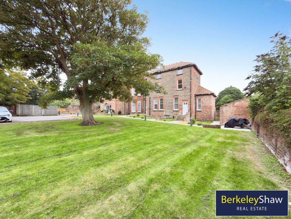 Property photo 3 of 18 Pbox-Img.Jpg