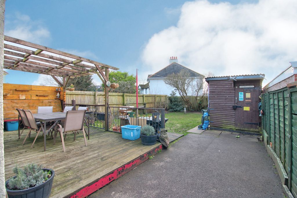 Property photo 3 of 11 700C4378-D136-4B07-9Dd1-37F8A2B9Adcc