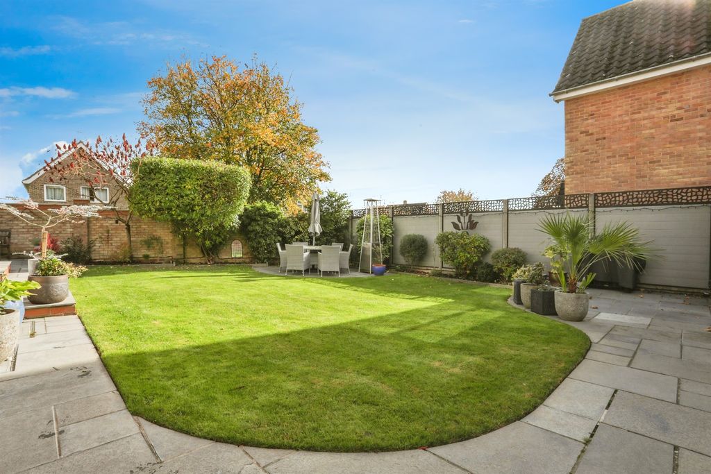Property photo 2 of 17