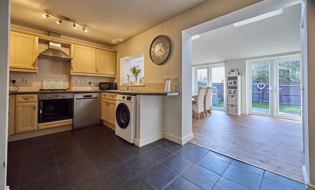 Property photo 3 of 16 Berrywell Drive Bw 13.Jpg